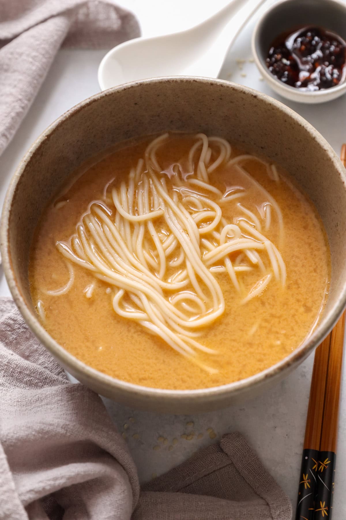 ramen and broth in ramen bowl